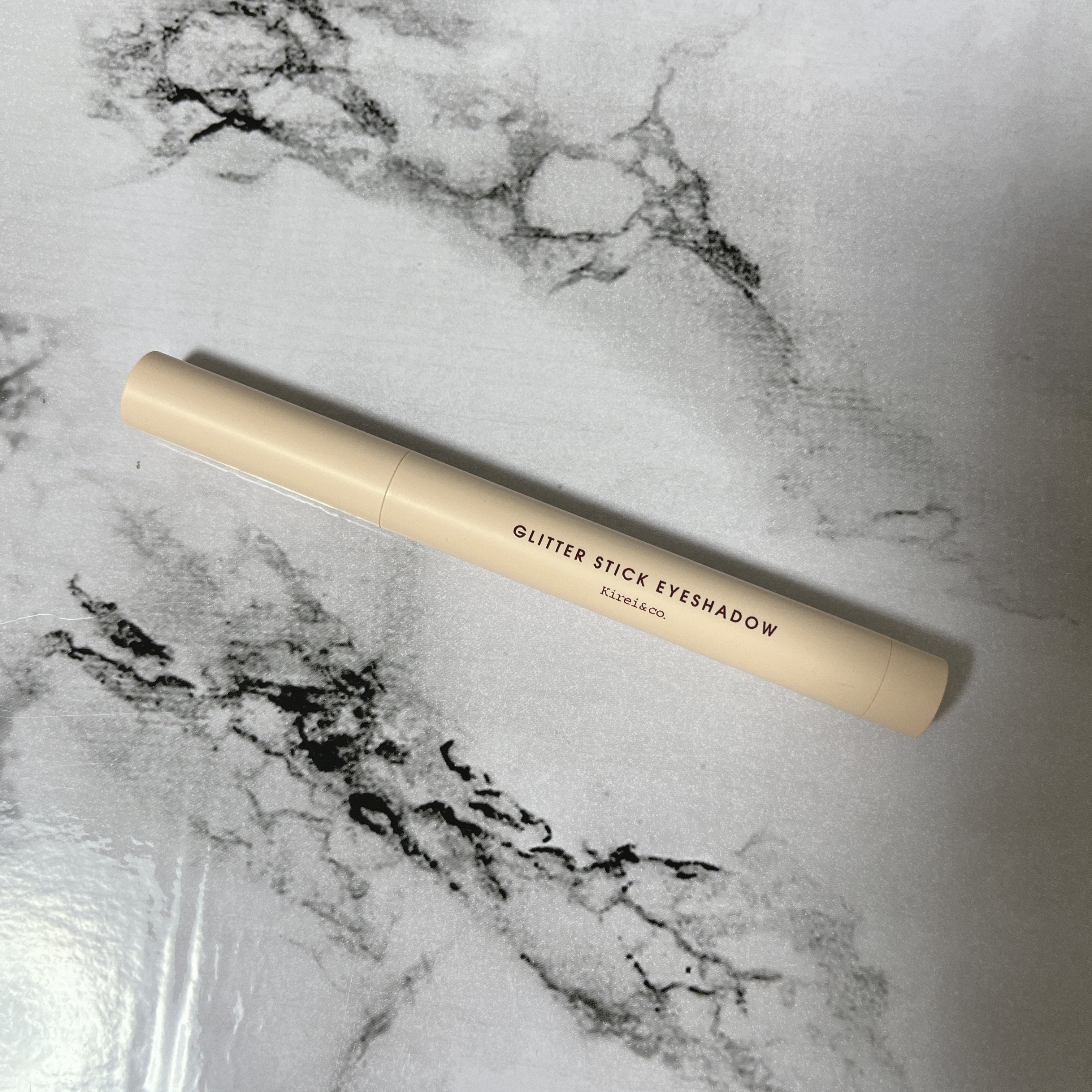 グリッタースティックアイシャドウ/Kirei&co./スティックアイシャドウを使ったクチコミ（2枚目）