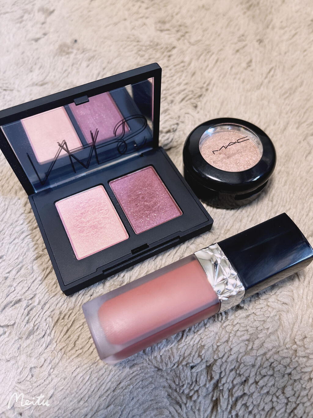 ダズルシャドウ エクストリーム イエス トゥ シークインズ/M・A・C/単色アイシャドウを使ったクチコミ（2枚目）