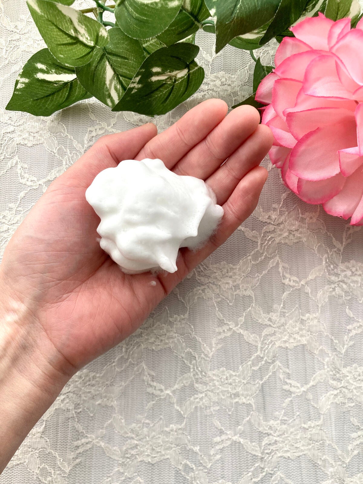 りんご フォロバ100 on LIPS 「余分な皮脂をクリアにするオイルキャッチ成分配合で、余分な皮脂や..」(3枚目)