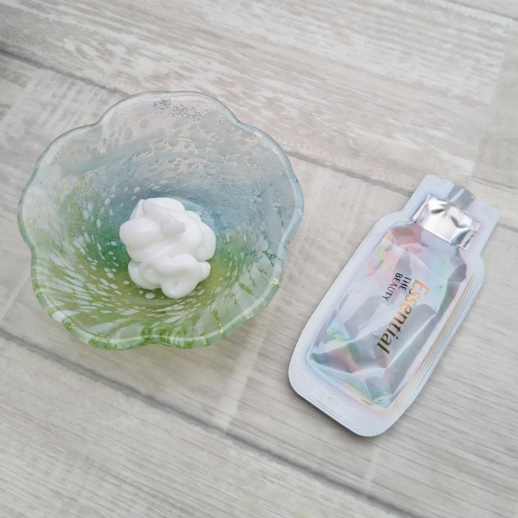 ザビューティ うるツヤチャージヘアパック/エッセンシャル/ヘアマスク・ヘアパックを使ったクチコミ（3枚目）