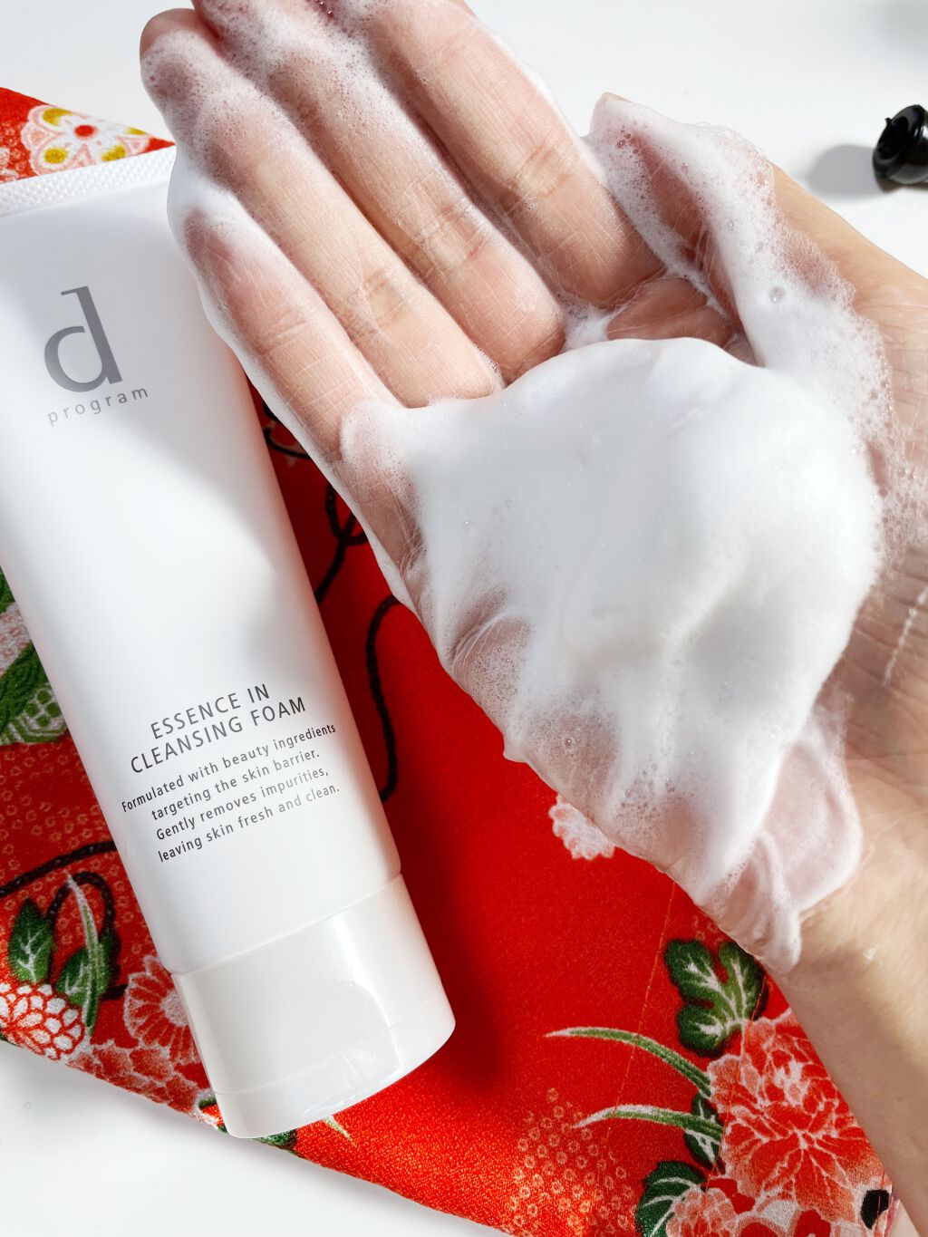エッセンスイン クレンジングフォーム/d プログラム/洗顔フォームを使ったクチコミ(3枚目)