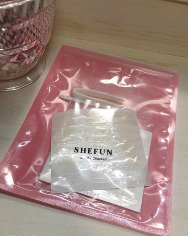 話題のアイテープ
｢shefun メッシュアイテープ｣

水をシューッと吹きかけてくっつける、噂のアイテープ♪
Amazonで、599円のものを購入しました♡
380枚入ってるみたいです(º∀º)
形は