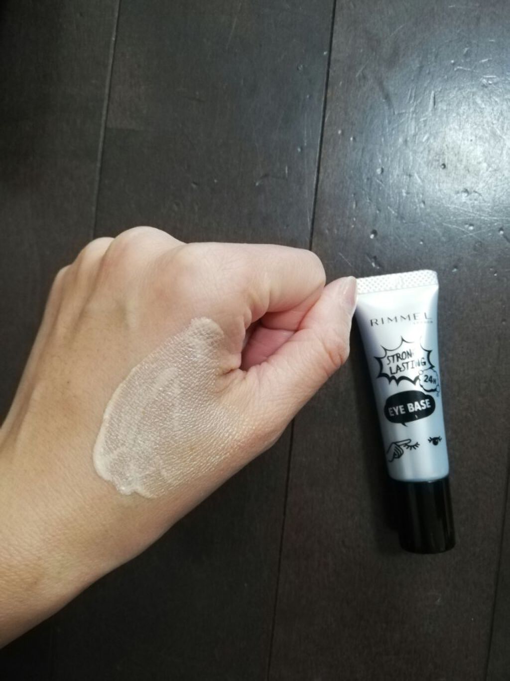 ストロング ラスティング アイベース/リンメル ロンドン/アイシャドウベースを使ったクチコミ（3枚目）