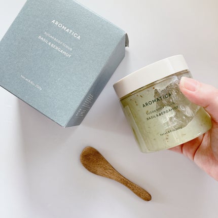 シュガーボディスクラブバジル&ベルガモット/AROMATICA/ボディスクラブを使ったクチコミ(1枚目)