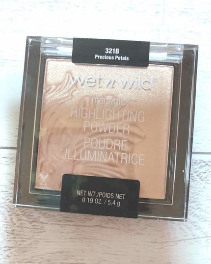 MegaGlo Highlighting Powder/wet 'n' wild/パウダーハイライトを使ったクチコミ(1枚目)