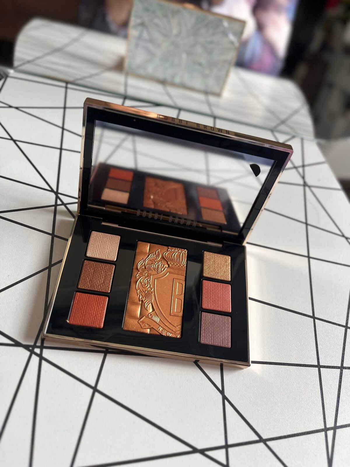 リュクス アイ & チーク パレット/BOBBI BROWN/アイシャドウパレットを使ったクチコミ(1枚目)