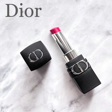 Dior
ルージュ ディオール フォーエヴァー スティック
780 フォーエヴァーラッキー


オンライン先行で購入☻

フランボワーズカラーがすごく可愛い♥︎

マットなのでぽわんと色付く印象です。
