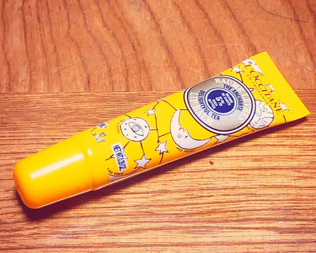 ロクシタン SHリップバームDT (リップトリートメント)

こちらは凄く潤ってくれます！！
さらに…めっっっちゃいい香り😍

使うだけで女子力が上がった気がする今お気に入りのリップです♪
形も唇にフィットしてとても塗りやすいです💋💄