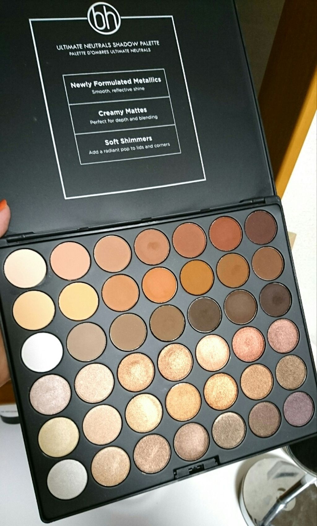 bh cosmetics Ultimate Matte 42 Color Shadow Palette