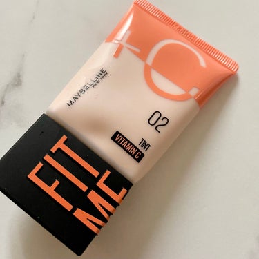 MAYBELLINE NEW YORKフィットミー フレッシュ ティント02フェアイエロー
4/1新発売予定の新作です！

ビタミンC配合のベースメイクアイテムです。
さっと塗るだけで簡単にトーンアップ