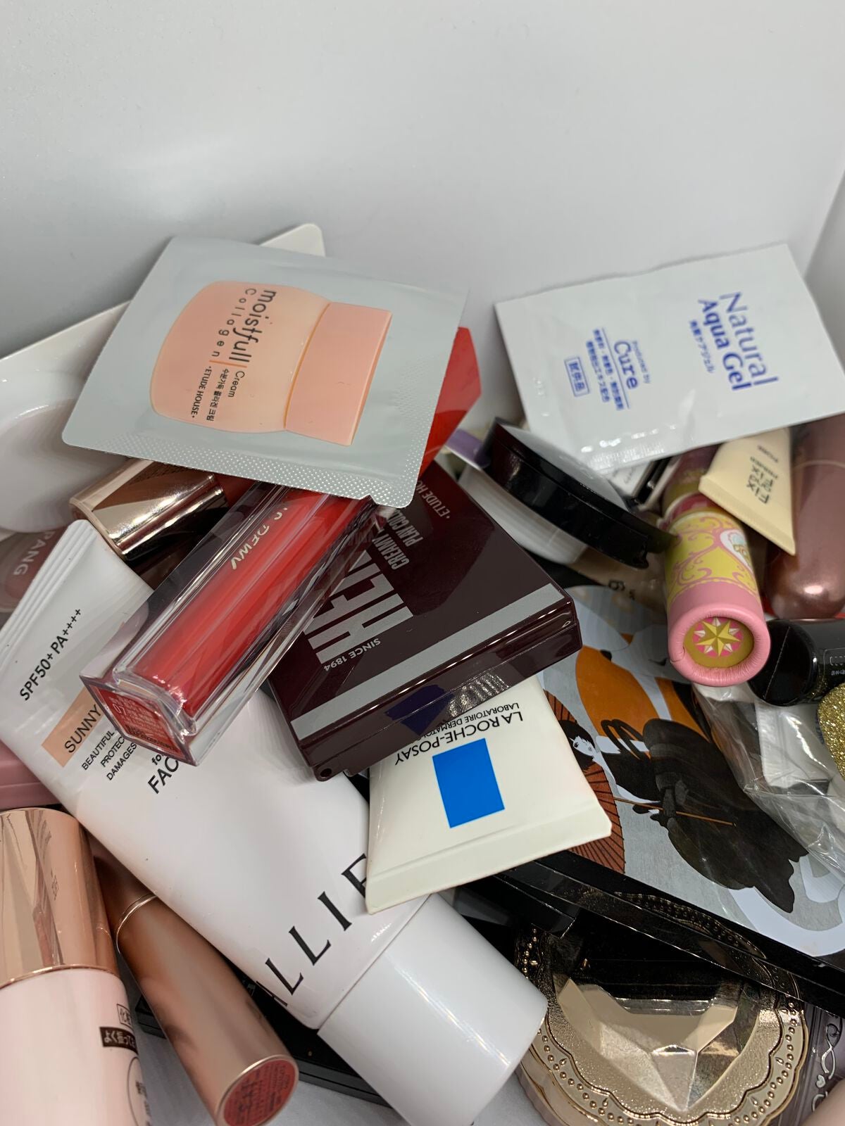 たしゅみ|派遣社員だって垢抜けたい! on LIPS 「今更聞けないコスメの大掃除⁉︎コスメの処分皆さんしてますか?今..」(4枚目)