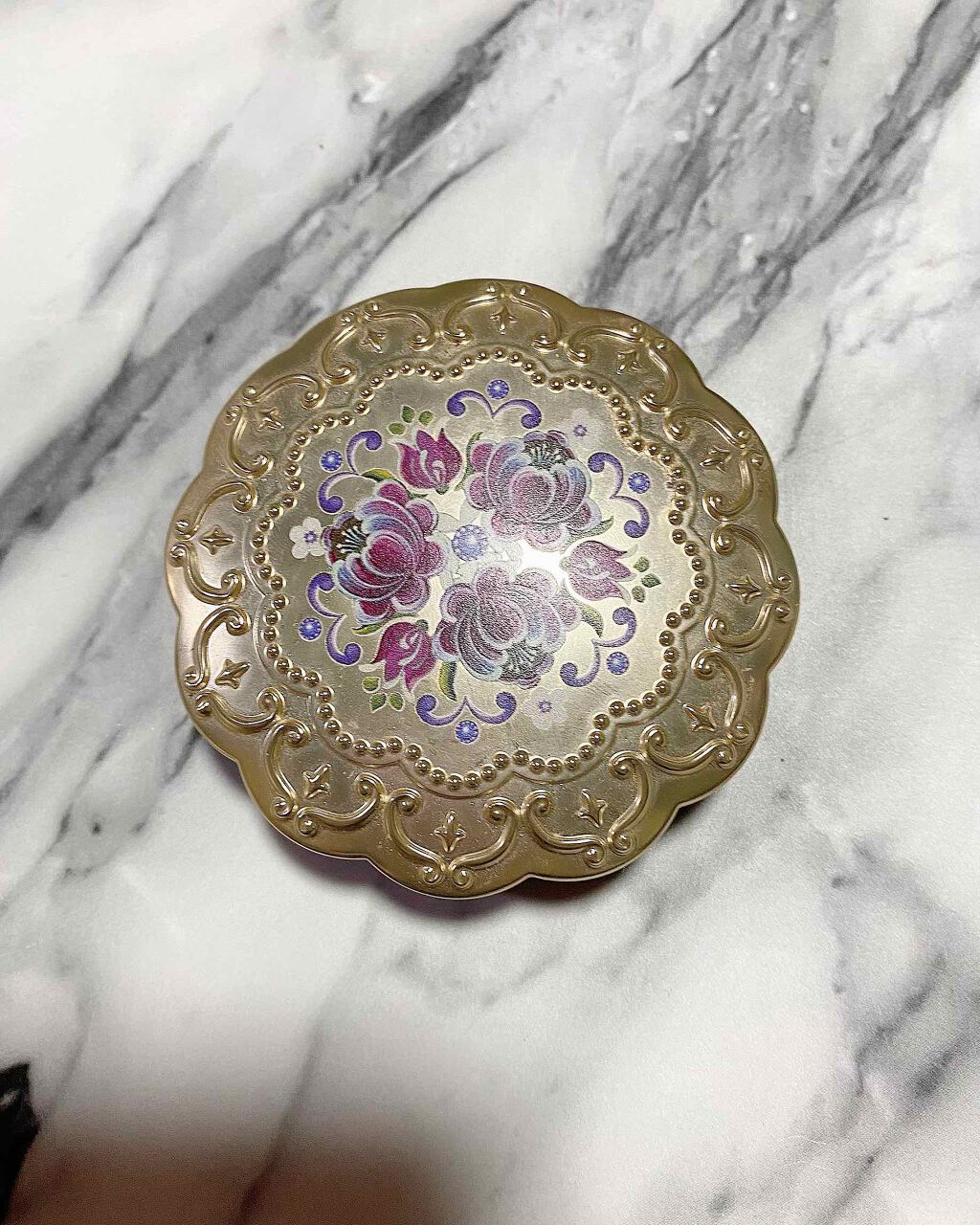 SENKA（専科） パーフェクトバブル フォーボディ フローラルプラス fのクチコミ「使い切り。

ANNA SUIパウダー ファンデーション M。
ケースが可愛くて大好きなセフィ.....」（1枚目）