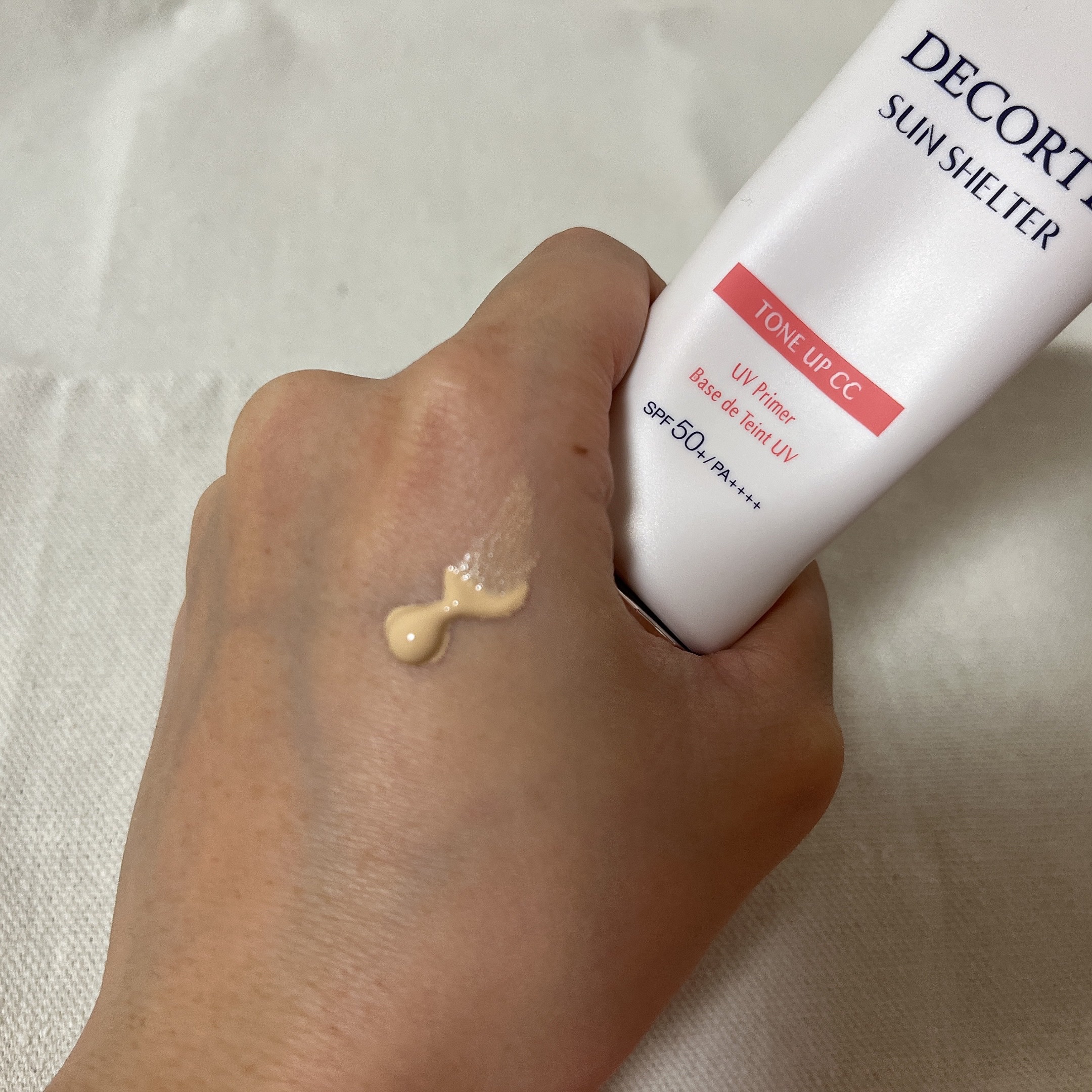 サンシェルター　マルチ プロテクション　トーンアップＣＣ 01ライトベージュ/DECORTÉ/化粧下地を使ったクチコミ（3枚目）