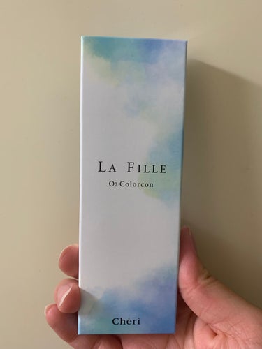 LA FILLE  
ラ・フィーユ　O2GRAIN

Qoo10で1箱500円ちょっと(セールでちょっと安く買えた)

2年くらいずっとリピしてる

フチ無しの茶色いカラコン
13.6ミリ
1DAY
元