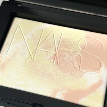 ライトリフレクティング プリズマティックパウダー/NARS/プレストパウダーを使ったクチコミ（2枚目）