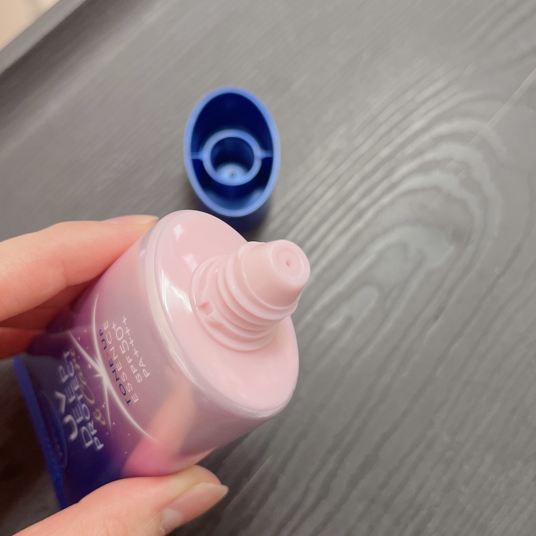 ニベアUV ディープ プロテクト＆ケア トーンアップ エッセンス/ニベア/日焼け止めローションを使ったクチコミ（3枚目）