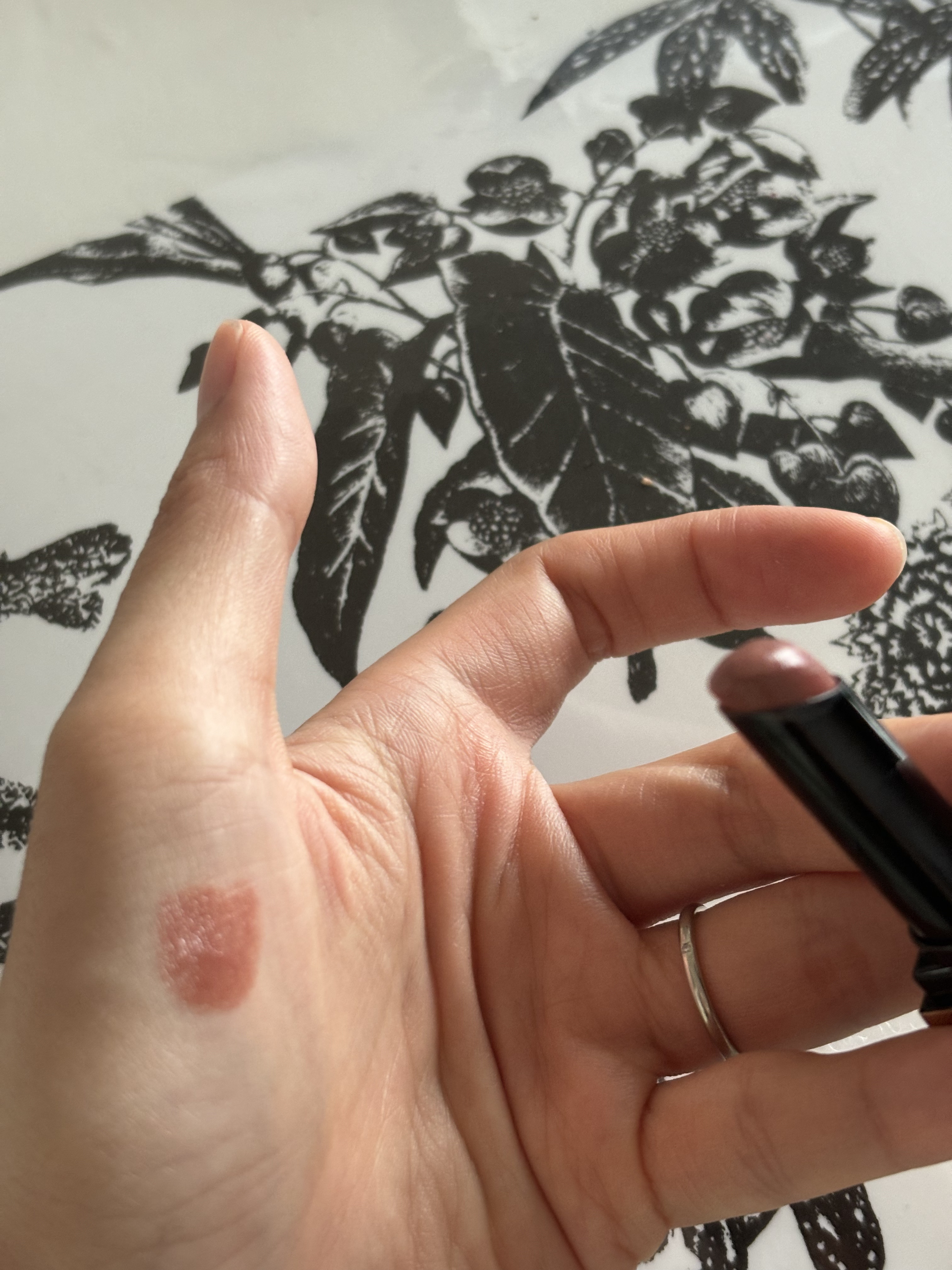 アフターグロー　センシュアルシャイン　リップスティック/NARS/口紅を使ったクチコミ（3枚目）