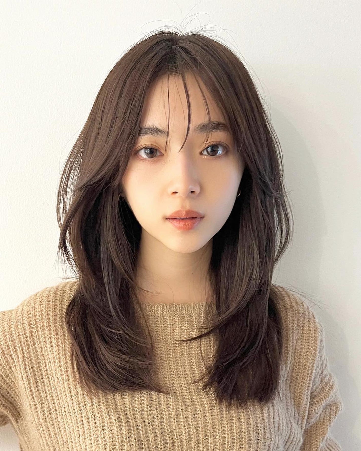 HARUNA on LIPS 「.柔らかい質感のレイヤーと、シルエット重視なヘアスタイル🩵毛先..」(2枚目)