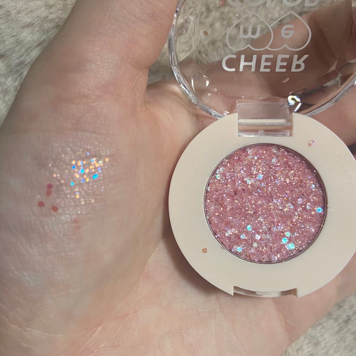 チアミーカラーグリッターアイシャドウ/セリア/グリッターを使ったクチコミ(2枚目)