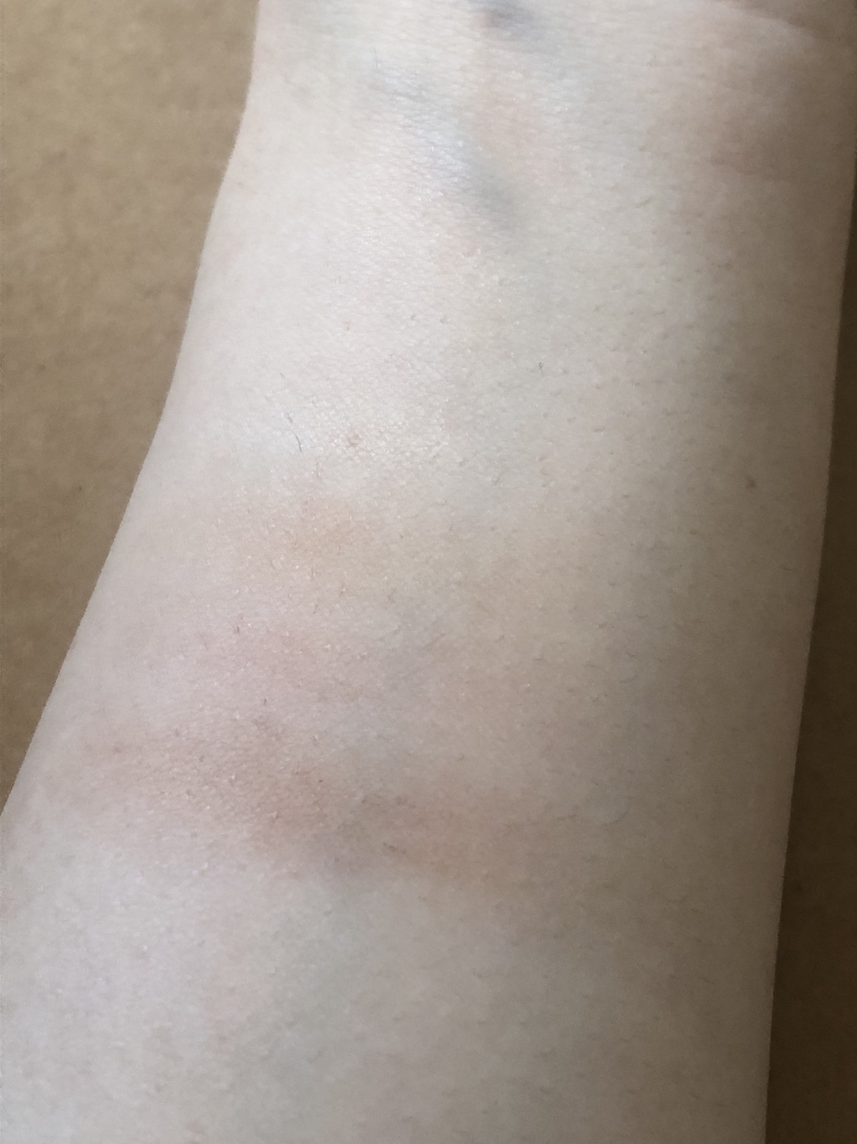 フロレット 星に願いシリーズ ブラッシュコンパクト/FLORTTE/単色アイシャドウを使ったクチコミ（3枚目）