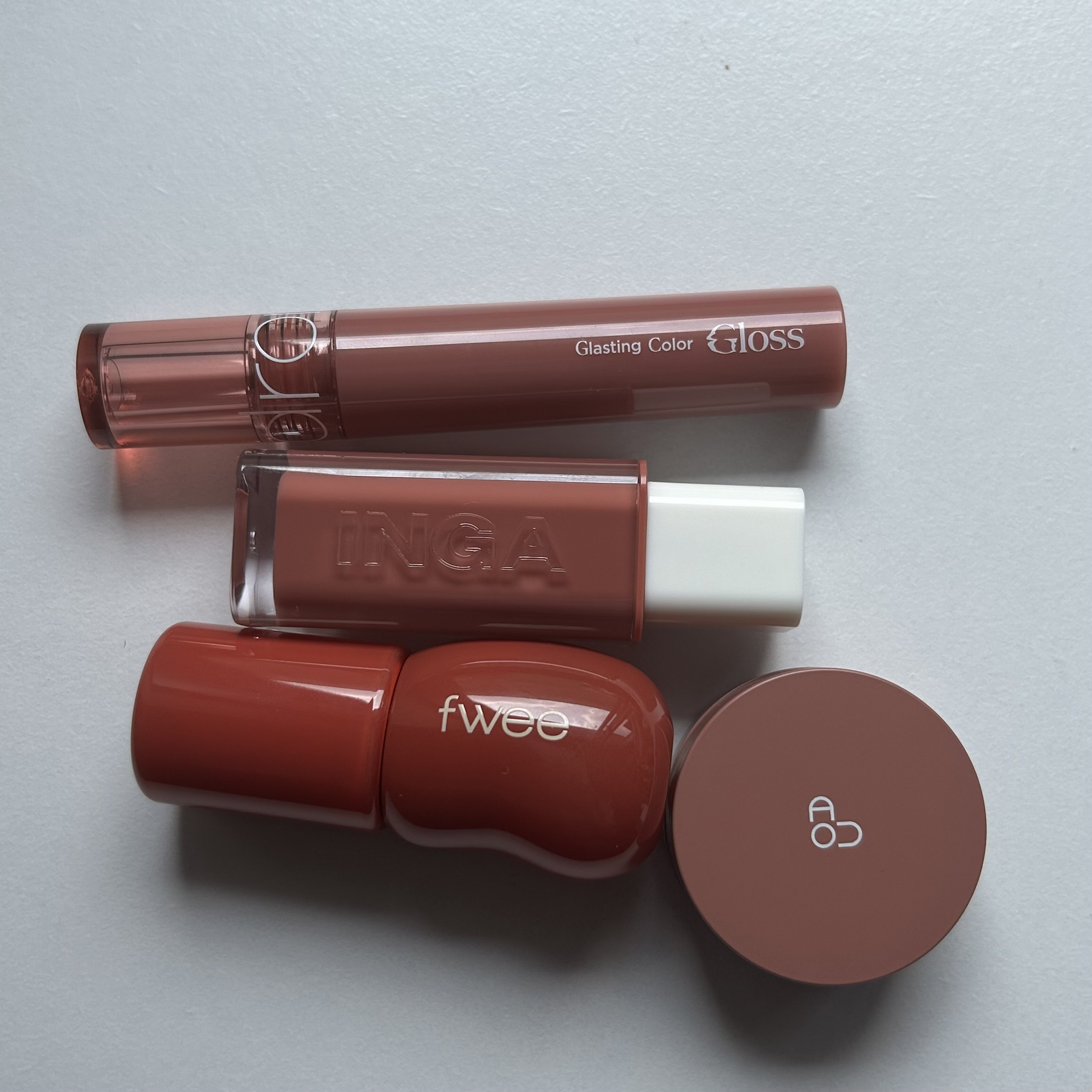 GLOWY TINT BALM/AOU/リップグロスを使ったクチコミ（3枚目）