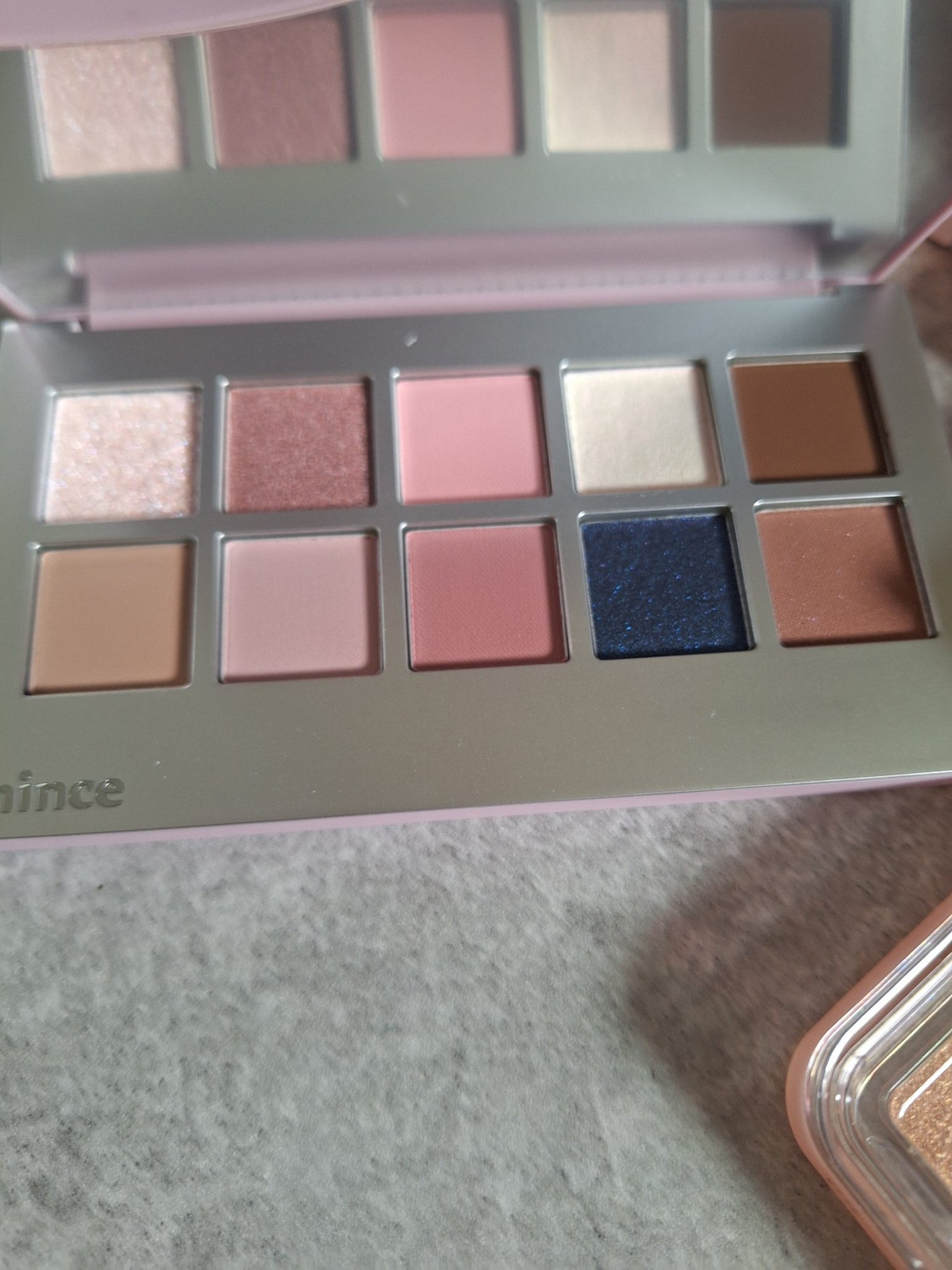 ニューデップスアイシャドウパレット/hince/アイシャドウパレットを使ったクチコミ(2枚目)