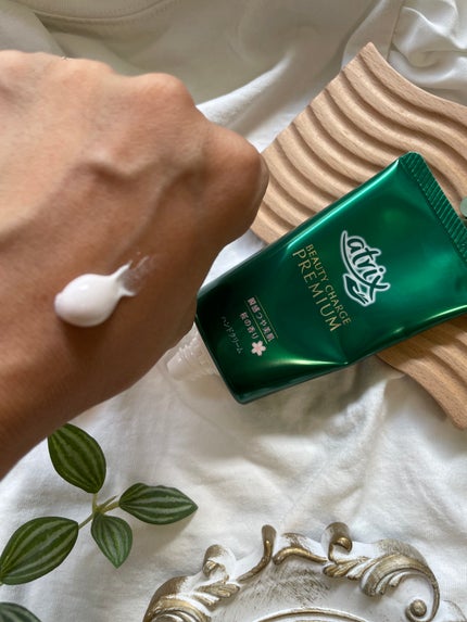 あやこ on LIPS 「𓅮𓂂𓏸°贅沢保湿で美肌へ、エイジングケア※1ハンドクリーム。..」(3枚目)