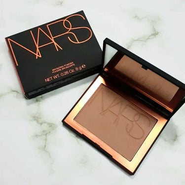 NARS ブロンズパウダーのクチコミ「NARS、マルチに使える名品パウダー‼️
 
 
“ 人気の「ブロンズパウダー」が、よりスリー.....」（1枚目）