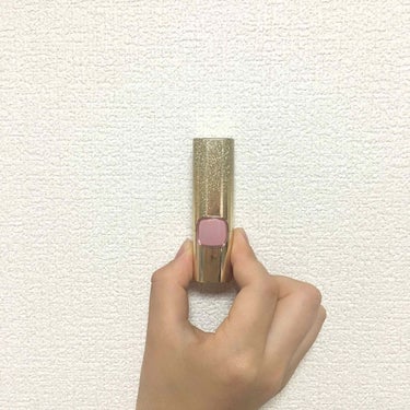 🌟L'OREAL METALLIC BY COLOR RICHE 631
      ROSE CHAMPAGE 

こちらは、ロレアルの期間限定品です！
塗った時にキラキラしていてカサつく感じは
あり