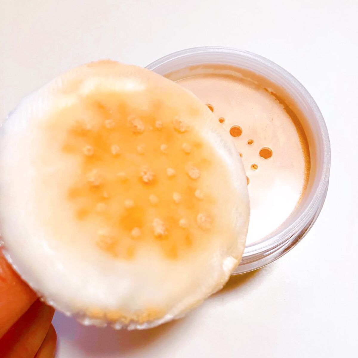 フィニッシングパウダー グロー 781 ナチュラル/チャコット・コスメティクス/ルースパウダーを使ったクチコミ（2枚目）