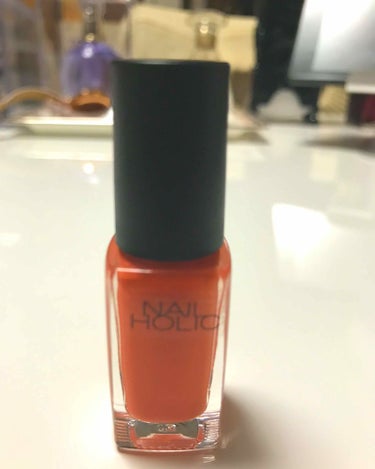 NAILHOLIC OR207

完全に一目惚れです本当にありがとうございました
ネイルホリックは安くてカラーバリエーションも豊富なので、厳選に厳選を重ねてこちらを
写真では夏色っぽいオレンジですが、実際には落ち着いた秋らしい色合いです
明るい色味なのにどこか静かな、夕暮れの図書館みたいなイメージですの画像 その0