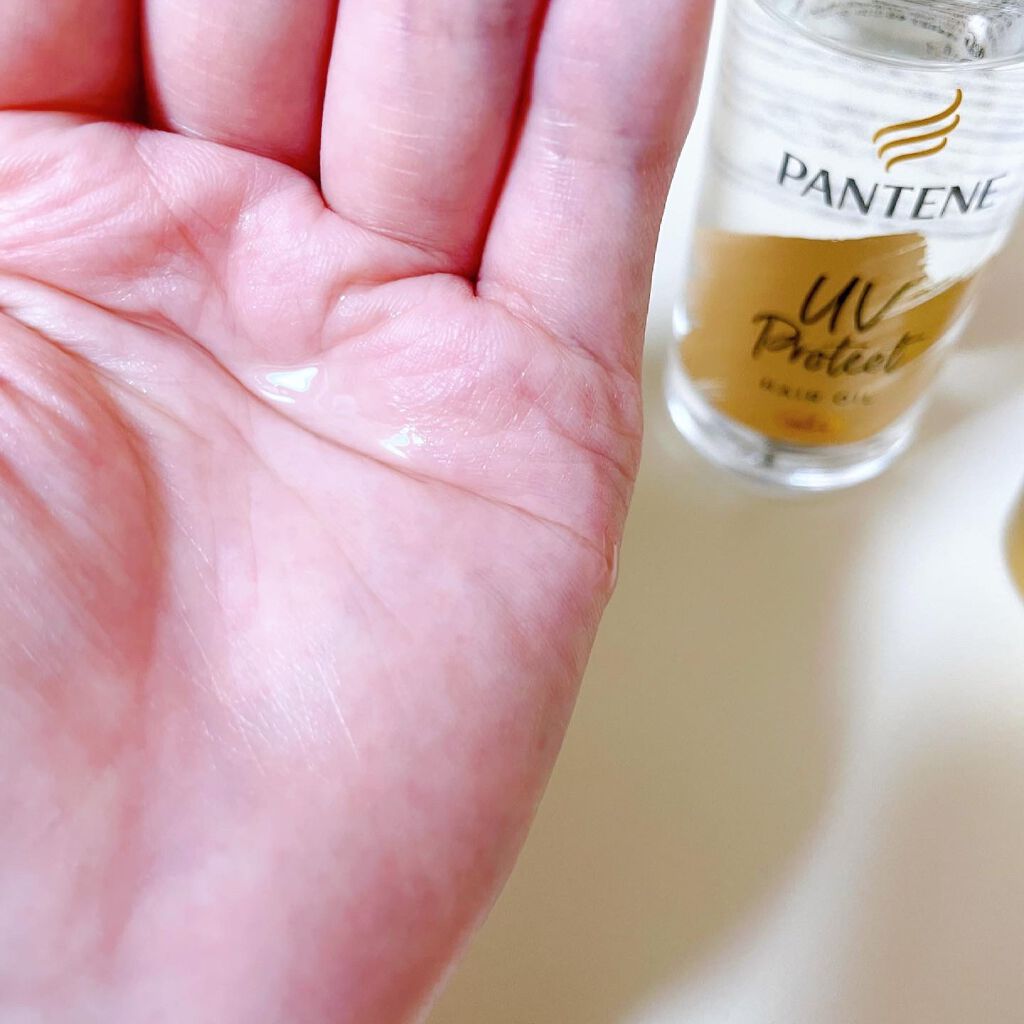 Helene *゚ on LIPS 「髪もUVケアする時代へパンテーンから髪の日焼け止めオイル誕生✨..」(2枚目)