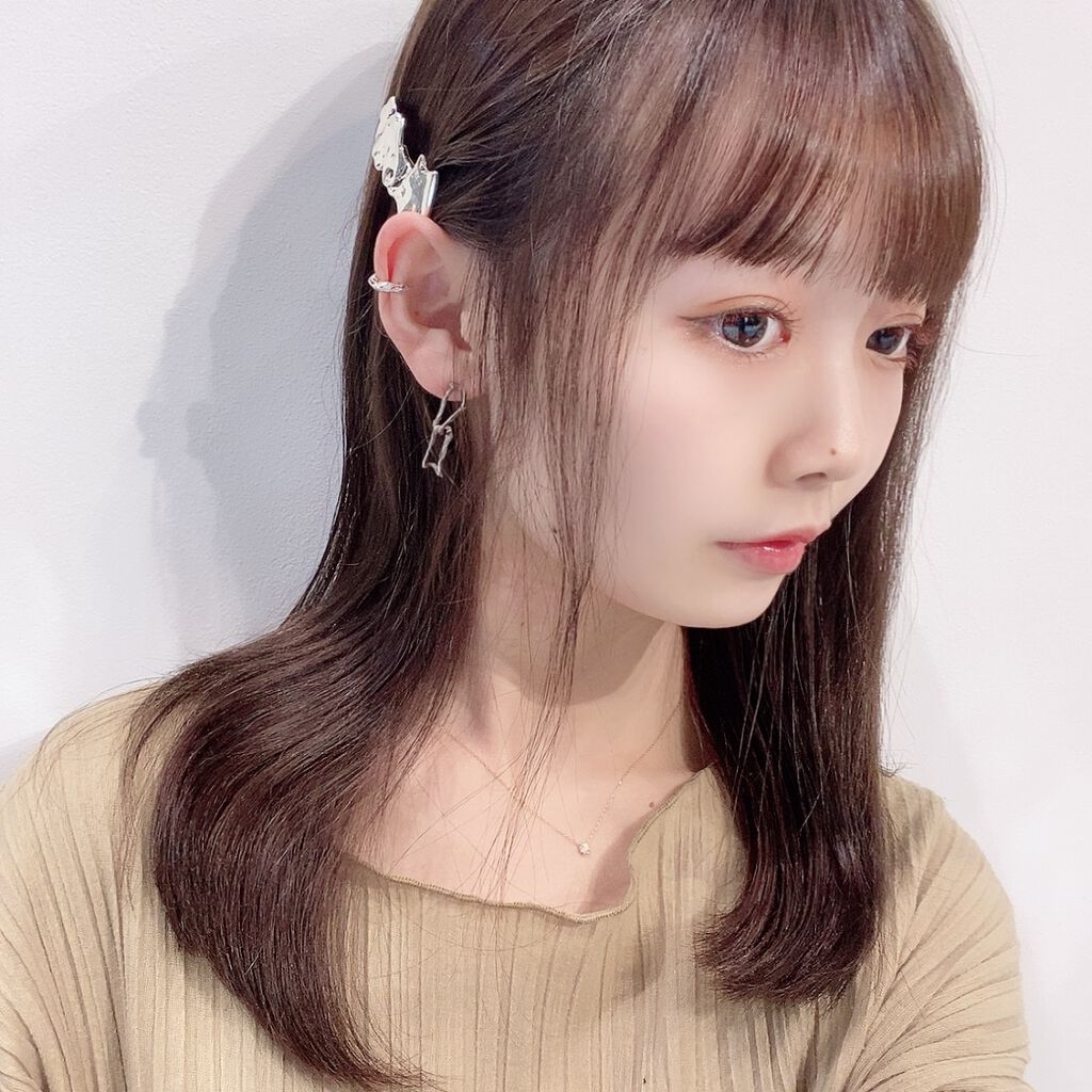 激推しアイシャドウ♡
 こんばんは♡お久しぶりの投稿になりましたが。。🌙
最近の #衝動買いコスメ  はこちら↓

  トーン ペタル アイシャドウ
to/one14:カッパーブラウン　

すごく馴染みやすくて、
どんな方にも似合いやすい