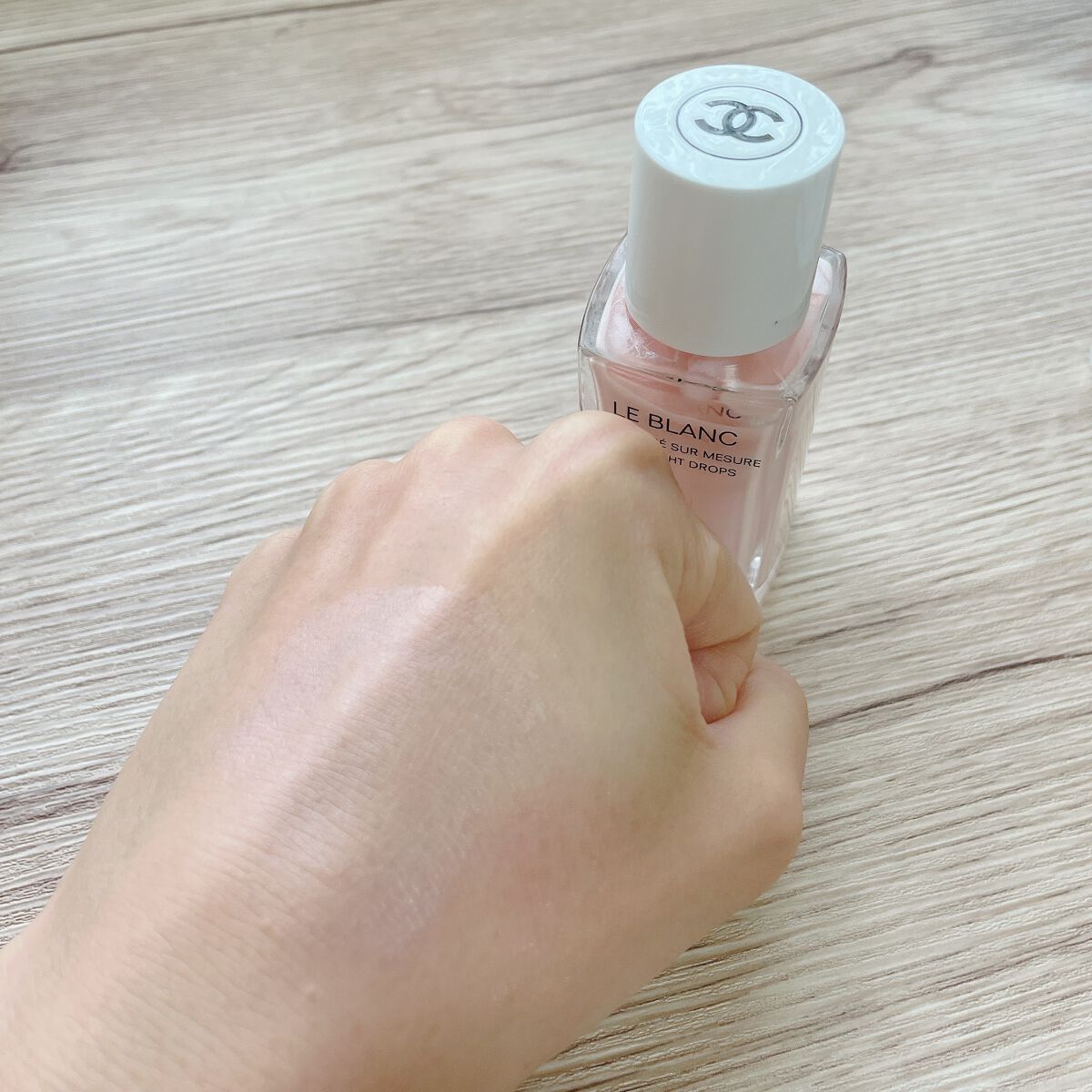ル ブラン ロージー ドロップス/CHANEL/リキッドハイライトを使ったクチコミ（2枚目）
