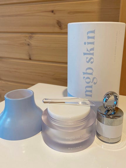 mgb skin シカ バリア クリーム プロのクチコミ「美顔器付きのクリーム😍
めんどくさがり、忙しい方でも
手軽に美顔器が毎日の習慣になります◎
.....」(3枚目)