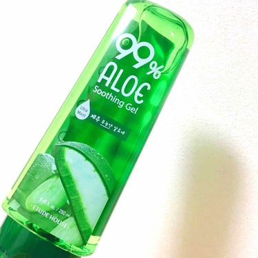 ずっと気になっていたエチュードハウスの
「99%ALOE~Soo thing Gel~」600円（税込）

透明でとても塗りやすく、べたべたしません！
全身用保湿液なのでどこでも塗れます😆

私は急にニ