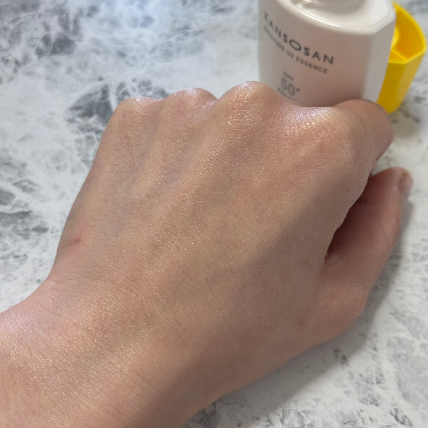 乾燥さん 保湿力UVエッセンス /乾燥さん/日焼け止め・UVケアを使ったクチコミ(4枚目)