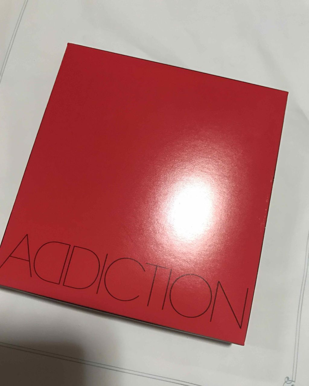 アディクションの限定アイシャドウ♡

本当は買うつもりなかったけど……けど‼︎

あまりの美しさにウットリ♡思わず一つ購入してました（笑）バレットにつけられた名前も素敵♡トラスト ミー♡他のものメッチャ欲しい✨✨キレイだし9色入ってて9,0