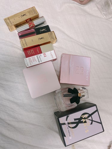 YVES SAINT LAURENT BEAUTE

ルージュ ピュールクチュール ヴェルニ ウォーターステイン

617ダイブ イン ザ ヌード

モン パリ オーデパルファム30ml

YVES S