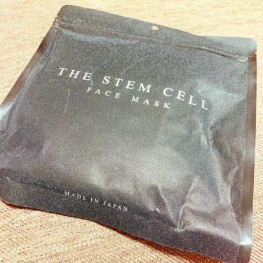 THE STEM CELL FACEMASK