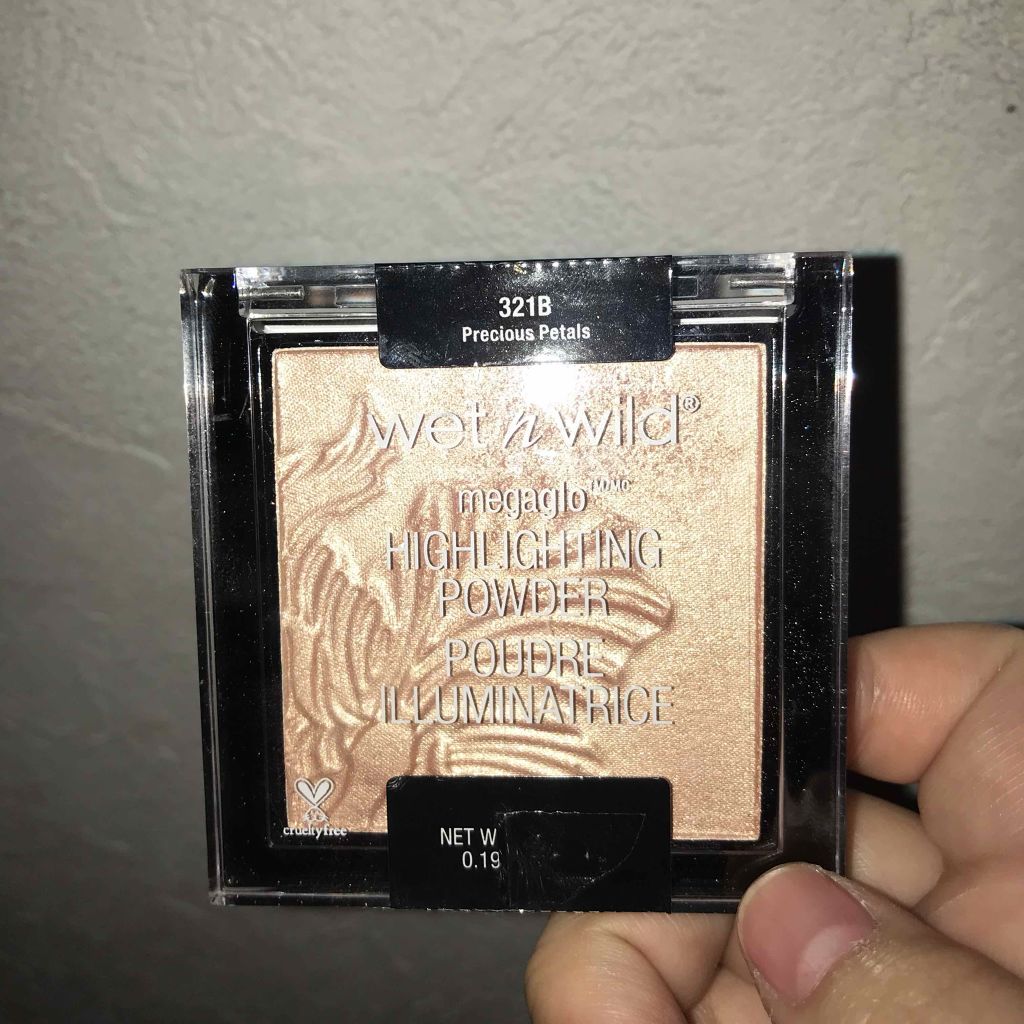 MegaGlo Highlighting Powder/wet 'n' wild/パウダーハイライトを使ったクチコミ（2枚目）