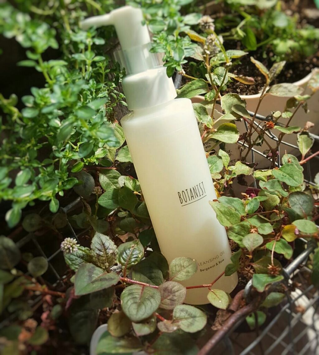 ボタニカルクレンジングオイル(ベルガモット&ローズの香り)/BOTANIST/オイルクレンジングを使ったクチコミ(1枚目)