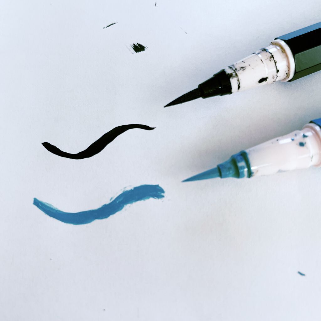 EYE OPENING LINER LIGHT-BLUE/UZU BY FLOWFUSHI/リキッドアイライナーを使ったクチコミ（2枚目）