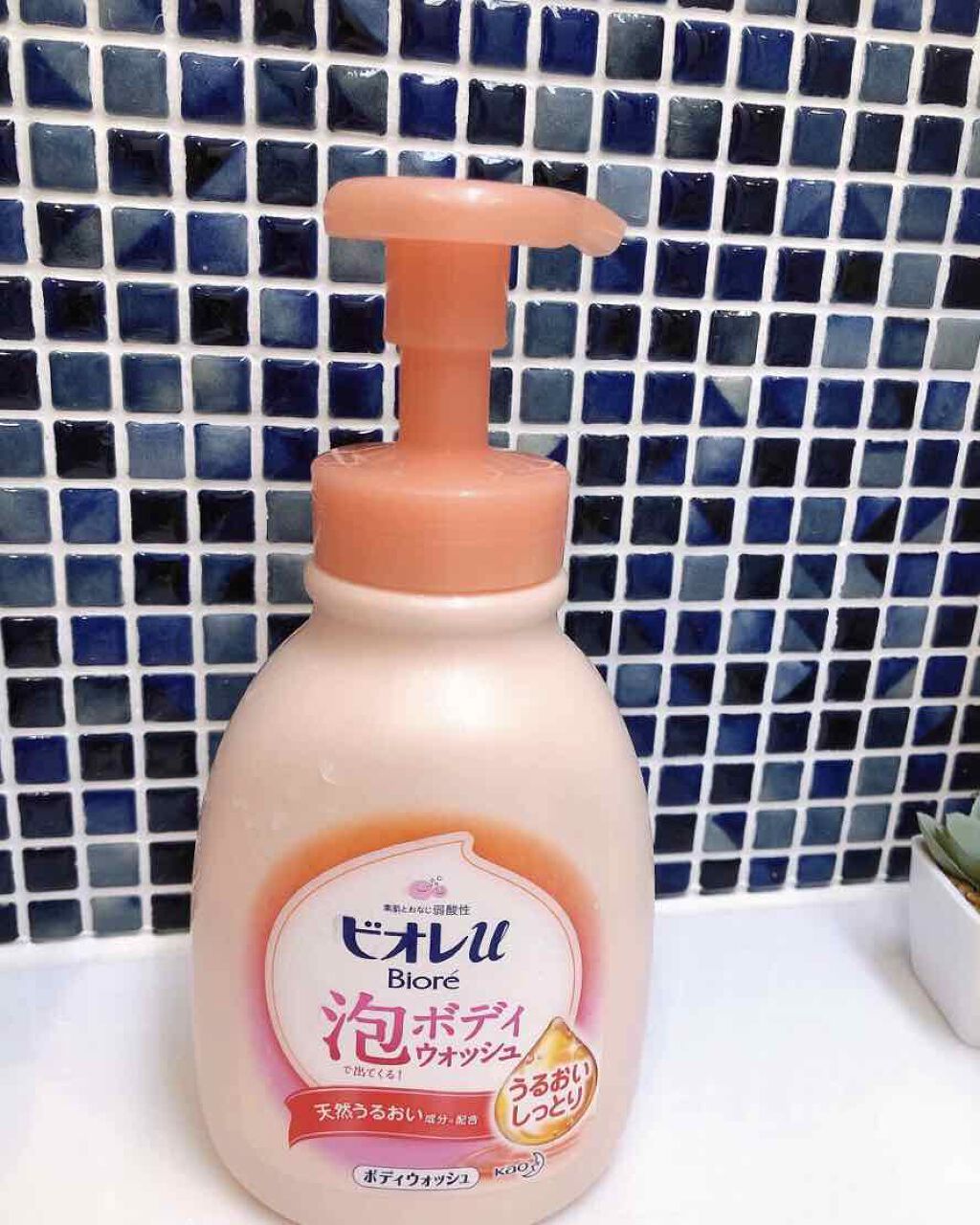 泡で出てくる!ボディウォッシュ うるおいしっとり/ビオレu/ボディソープを使ったクチコミ(2枚目)