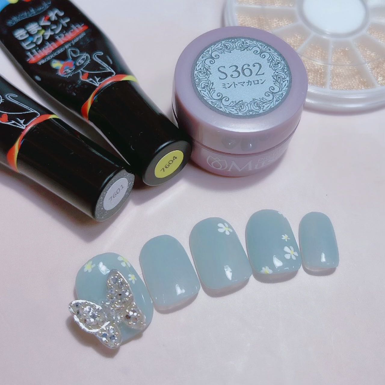 なかやまちえこ on LIPS 「🦋⠀⠀365日ネイル115日め⠀@pregel.jp@kima..」(3枚目)