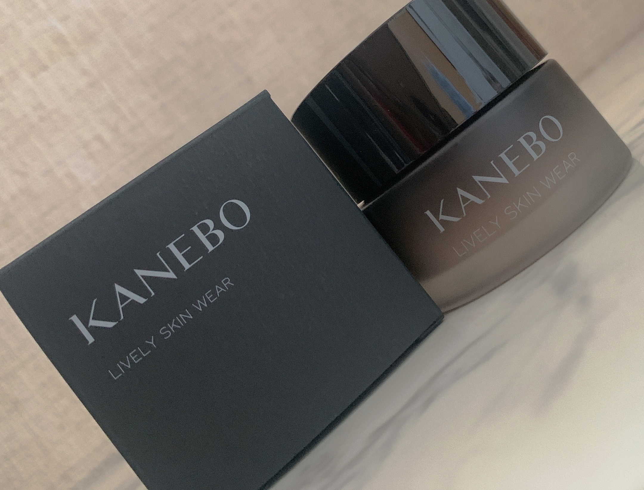 ライブリースキン　ウェア オークルB/KANEBO/クリーム・エマルジョンファンデーションを使ったクチコミ（1枚目）