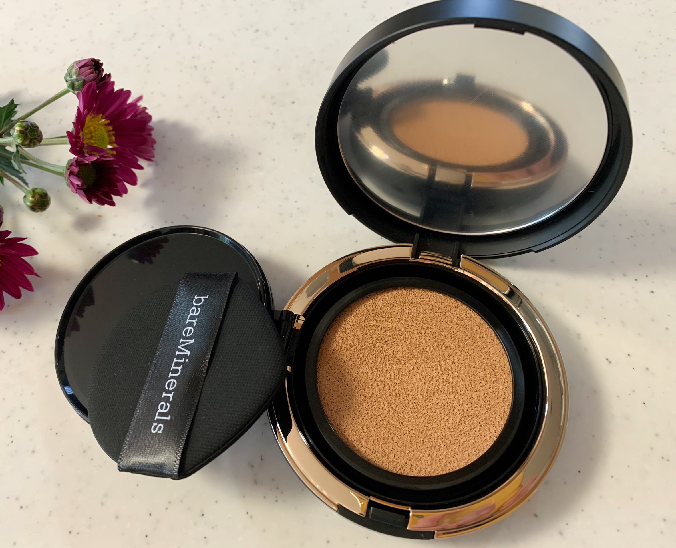 オリジナル ピュア セラム カバーアップ クッション ミディアムベージュ 12/bareMinerals/クッションファンデーションを使ったクチコミ（2枚目）