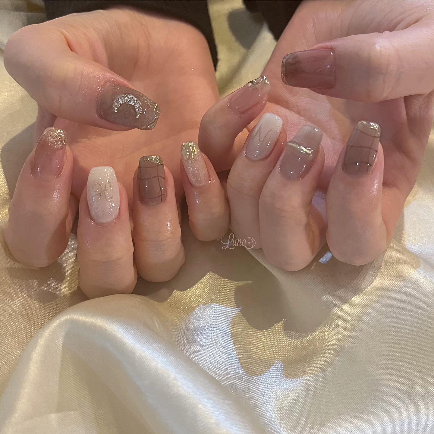 #ジェルネイル,#ワンカラーネイル,#ニュアンスネイル,#うるうるネイル,#ちゅるんネイル,#シンプルネイル,#パーツネイル,#透け感ネイル,#クリアネイル,#ぷっくりネイル,#ちぐはぐネイル,#韓国ネイル,#きらきらネイル,#うるつやネイル,#フレンチガーリーネイル,#ミラーネイル,#ベージュネイル,#イニシャルネイルのネイルデザイン