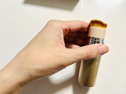 シルキースティックファンデーション ベージュ/KAMIKA/その他ファンデーションを使ったクチコミ(2枚目)