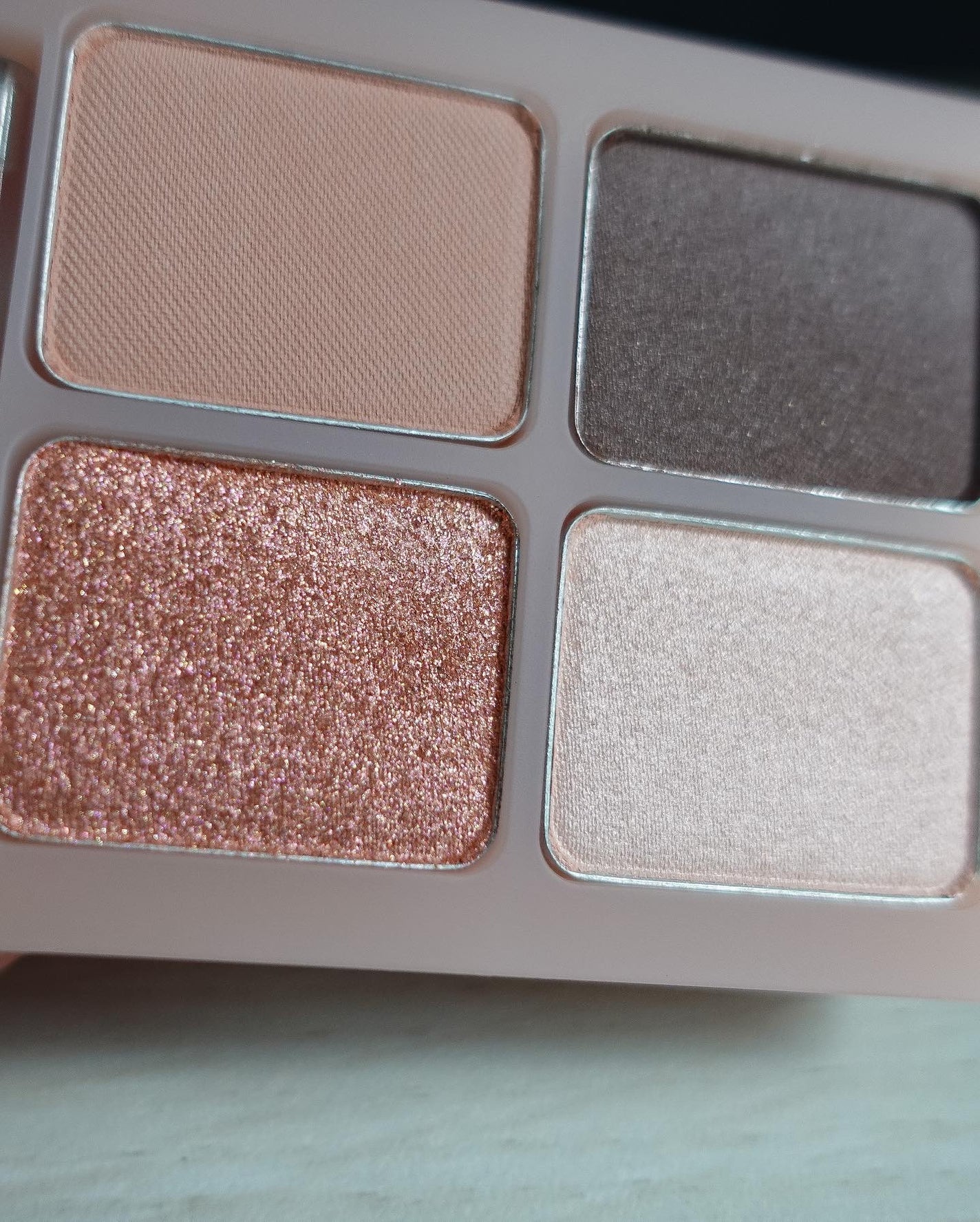 りっちゃん on LIPS 「メガ割限定set!2000円で買えちゃう!/▶ワオアイグリッタ..」(6枚目)